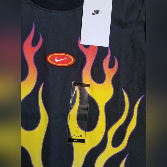 NIKE YOUTH BOYS FLAME GRAPIC T-SHIRT SHORT SLEEVES Lg NWT NEW Red Black - Picture 2 of 3